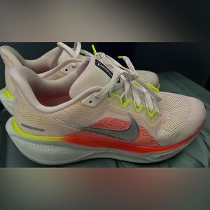 Nike Women's Pale Pink and Neon Athletic Shoes